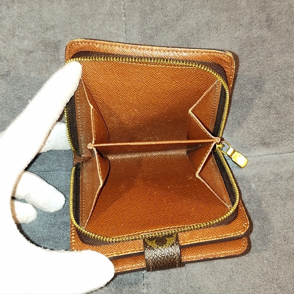 EUC Louis Vuitton Vintage Monogram Canvas Zip Compact Wallet - Picture 8 of 16